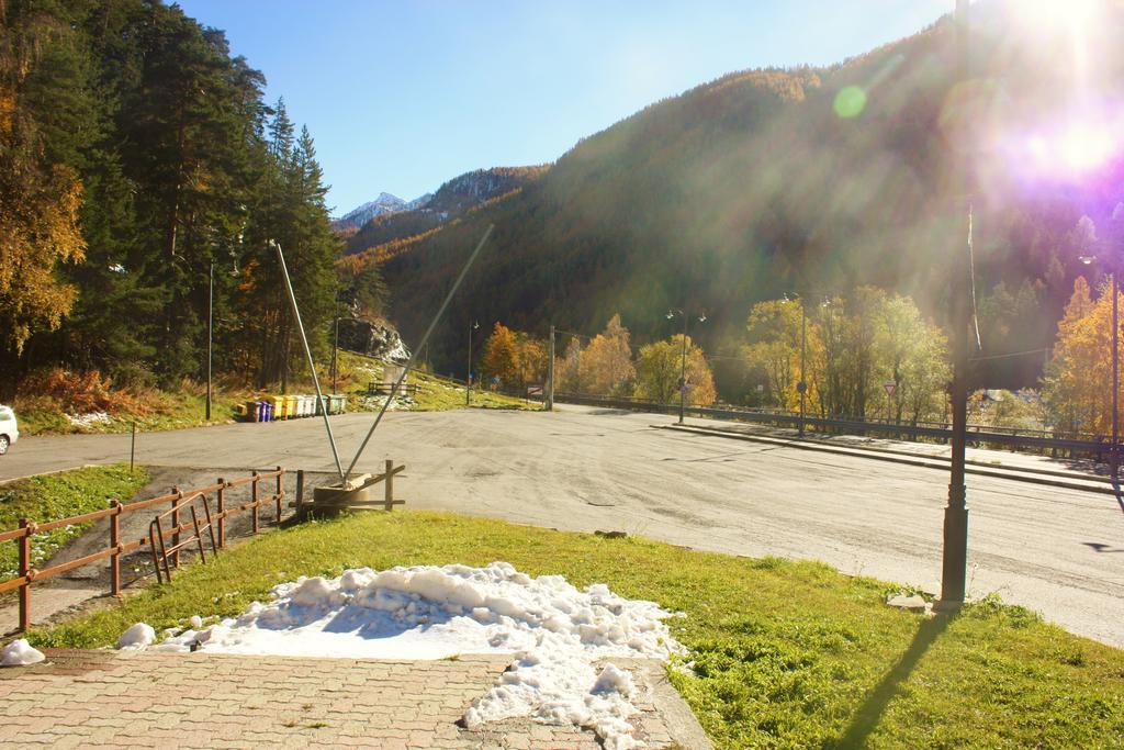 Hotel Olympic Mountains Cesana Torinese Zewnętrze zdjęcie