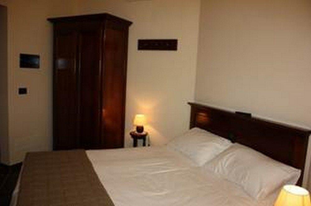 Hotel Olympic Mountains Cesana Torinese Zewnętrze zdjęcie